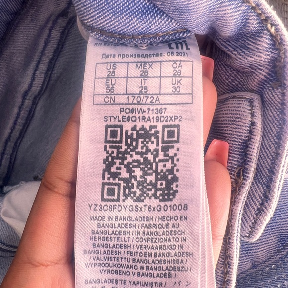 Light Wash High Waist with Diamonds - Picture 5 of 5